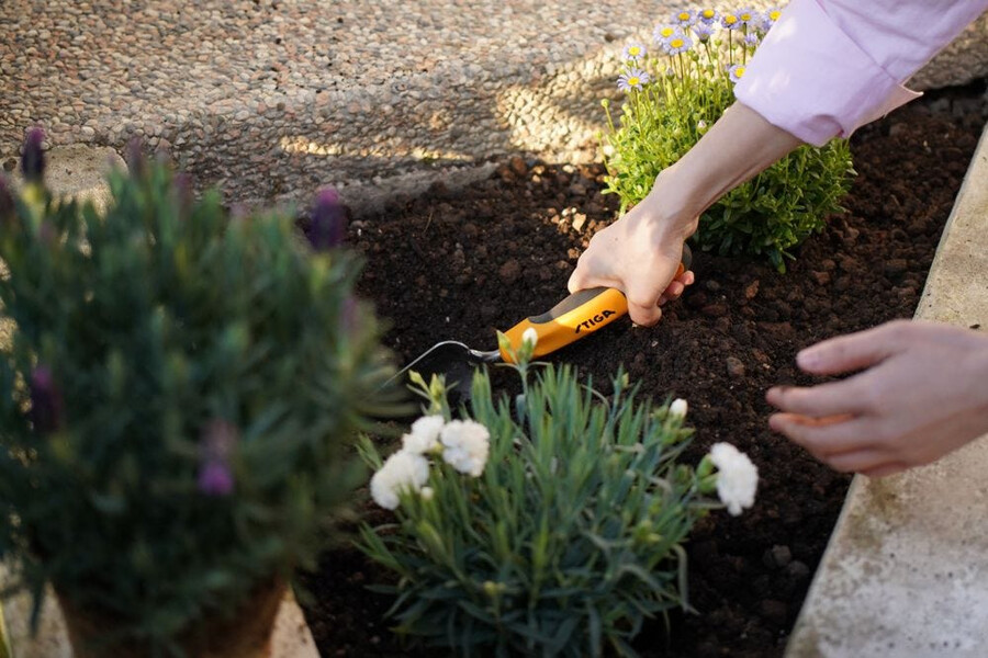 herramienta manual de jardinería - paleta trasplantadora